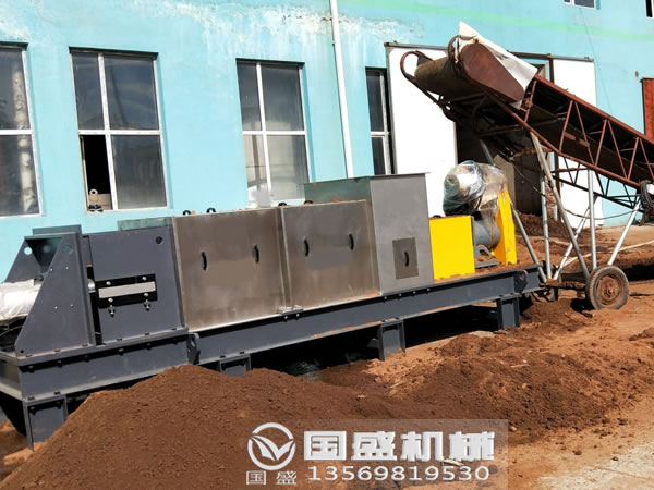 糞便垃圾壓榨機(jī)現(xiàn)場圖