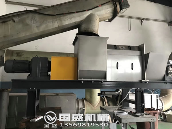 廚余垃圾壓榨工作環境